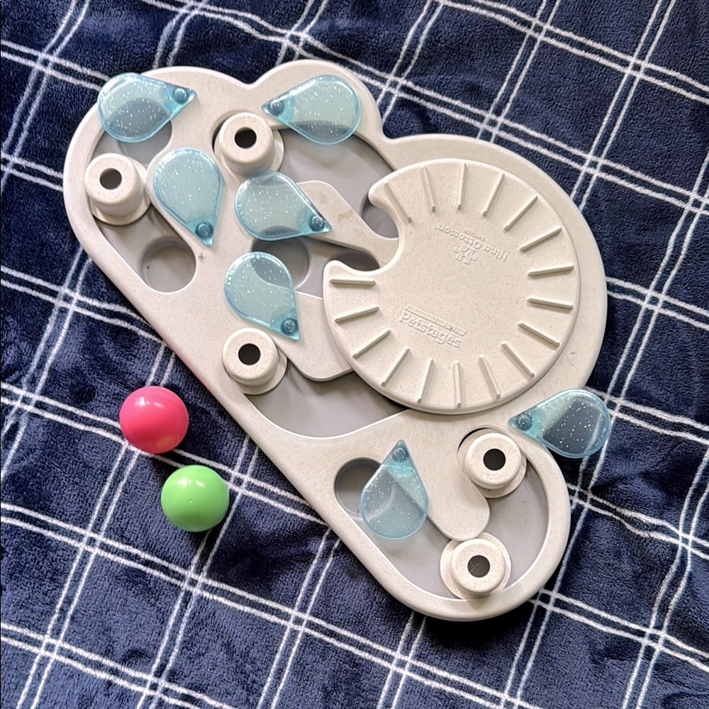 Interactive Pet Puzzle Toy with Blue and Pink Elements
